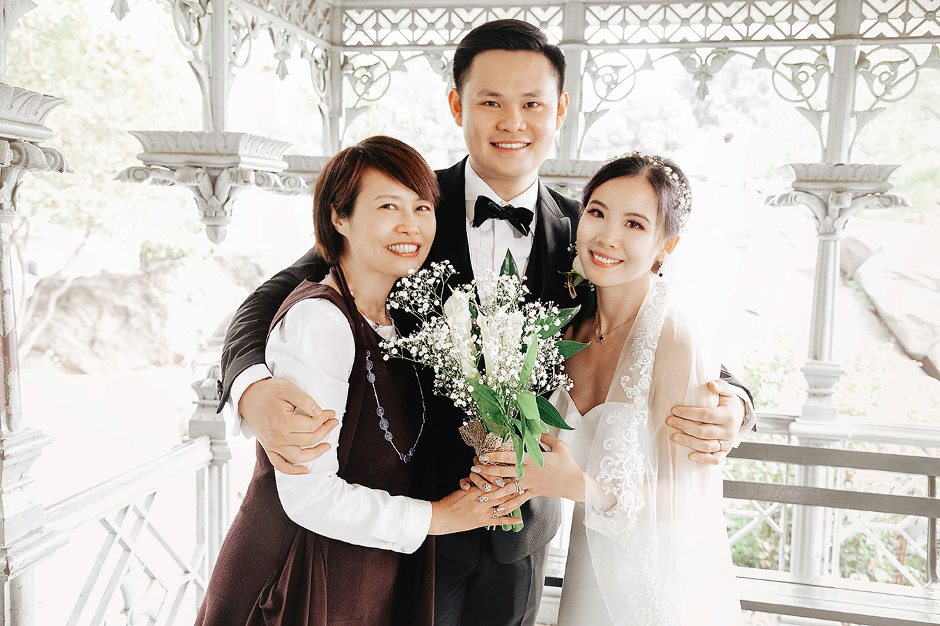 city hall wedding photographer nyc capturing couple ceremony